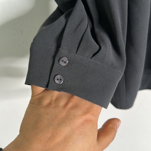 Eileen fisher slik dark gray button down vneck blouse size large - Picture 6 of 7